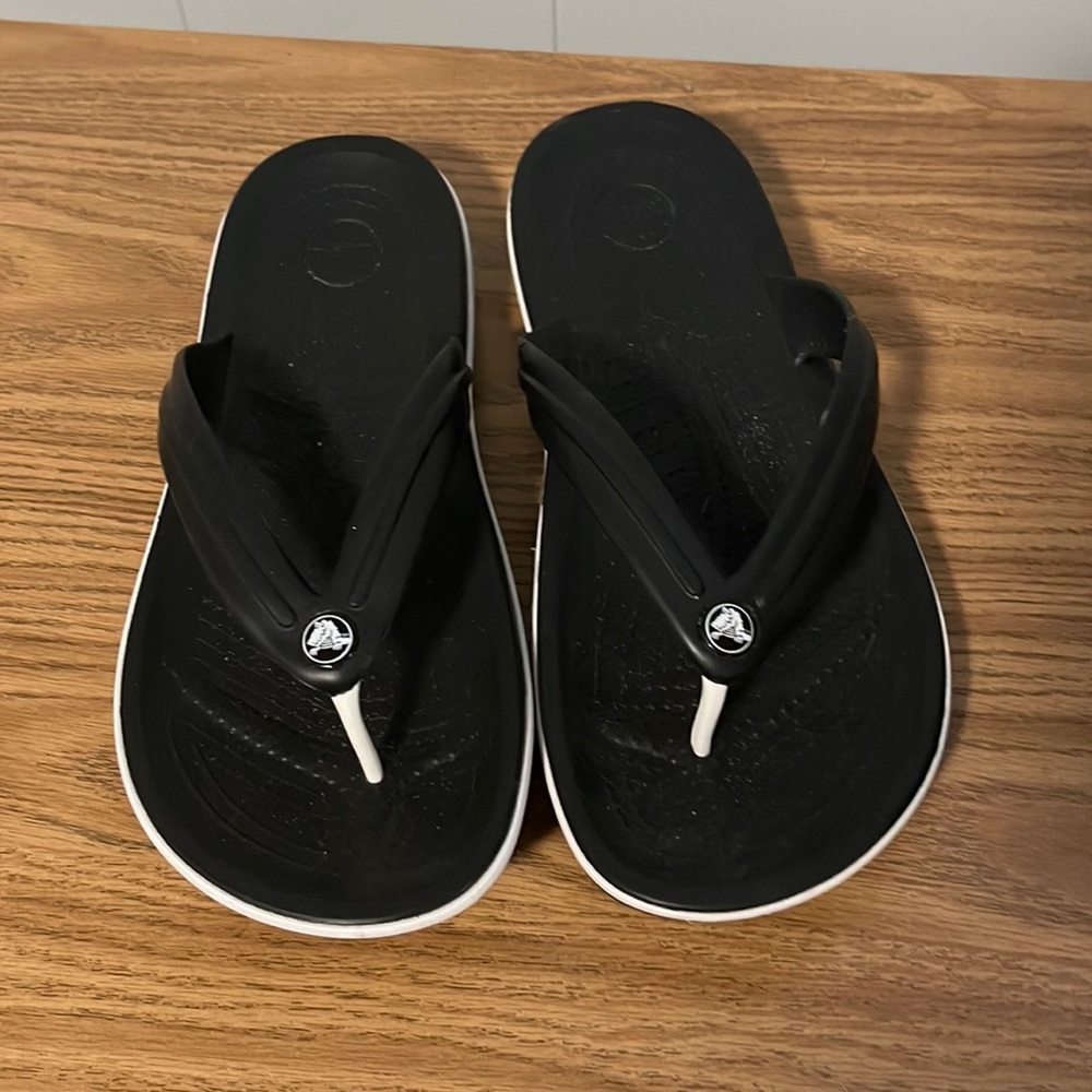 Black crocs.  Size 9 ( Men’s)